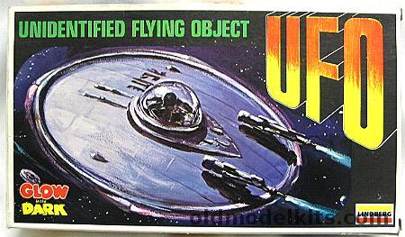 Lindberg 1/48 Unidentified Flying Object UFO - Glow in the Dark, 1152 plastic model kit